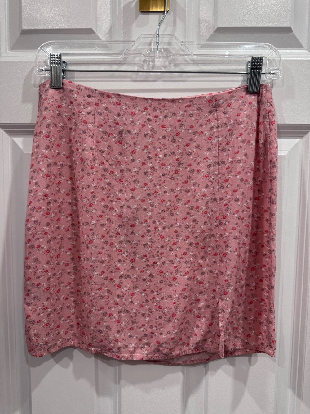 Aeropostale Pink Floral Mini Skirt with Side Slit